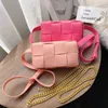 Crossbody Bag 7a Kassetten Bottevenets gewebt Handtasche Leder Brust Sommer Rosa Kette Schulter36m1