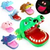 Halloween Toys Dinosaur Dinosaur Babue Truque de brinquedo Judador de jacaré para crianças Funny Scary Decompression Presente 230815