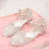 Tênis de tênis sapatos de salto alto para crianças Pearl Teen Crystal Party Princesa Criança Casamento Sandálias de couro formal calçados 230814