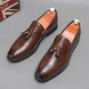 Dress Shoes Men Fashion Loafers Brogue Carved Leather Tassel Pointy Toe Driving Male Casual Slip On Business Wedding 230814