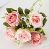 Dekorative Blumen 5 Köpfe Seiden Rose Hochzeitsstrauß Weihnachtsdekorationen Vase für heimische Blumenarrangementzubehör künstlich