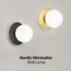 Lampada murale Minimalista nordico Moderna per letto per camera da letto e soggiorno Sfondo Scala del corridoio LED Apparecchi per la casa