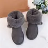 Chaussures habillées Fashion Women's Australia Boots de neige classiques authentiques Véritable bottes d'hiver de fourrure naturelle Marque Femmes