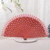 Dekorativa figurer Practical Folding Fan Beautiful Chinese Type Dot Print Handheld Långvarig Dancing Home Supply