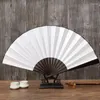 Dekorative Figuren Klappern Fan Chinese Cross Talkshow Hand Bambus Ventilatore Geschenklagern 33 cm Sommer tragbare Papierstoffventilatoren