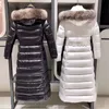 Designer Womens Down Coat broderad märke Långt över knä midjebältet räv päls krage huva kvinnor vinterrock extra långdjockad varm