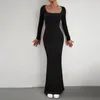 Casual klänningar sexig långärmad fyrkantig krage tröja klänning för kvinnor 2023 mode hösten bodycon party maxi knitter elegant vestidos