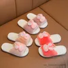 Pantuflas da pantora 2023 Scarpa per bambini per bambini per le scarpe da ragazza di cotone di coniglio Scarpe da ragazza Slifori peluche Scarpe per bambini R230815