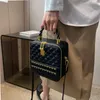 Роскошная и модная маленькая квадратная сумка для женщин Черно -белая диагональная цепочка Дизайнер Сумка высокая роскошная сумочка Женская простая и универсальная сумка для плеч
