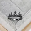2023 Mode Ny heta försäljning S925 Sterling Silver Plated Gun Black Diamond Crown Ring Enkel liten färsk kvinnring