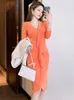 Casual jurken lente elegant sexy voor vrouwen 2023 oranje stretch vouwtjes ruches vrouwelijke midi robe bodycon mager feestdatum vestidos