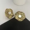 Brincos do garanhão França Designer Vintage Flor Crystal Ear Clip Big For Women Top Quality Luxury Jewelry Runway Trend