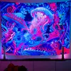 Tapisserier Psychedelic UV Reactive Escent Tapestry Mushroom Home Decor Wall Hanging Witchcraft Skull Flowers Bright Under Blue Light 230815