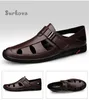 Kleiderschuhe braune Sommer Herren präzise hohle Schicht Kuh Leder lässig Sandalen Black Metall Schnalle Flachgeschäft runde Zehen 230814