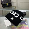 Lüks Tasarımcı Beanie Kafatası Kapağı Unisex Keşmir Mektubu Yüksek Streç Mektup Baskı Gündelik Açık Dışişli Kapşonlu Örgü Kapak Sıcak Çok Modin Moda Beanie Hat Güzel