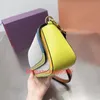 2023 Bolsos de diseño de bolsos de cuerpo cruzado Crossbody lienzo de cuero bolsos de hombro de cuero