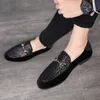 فستان الأحذية 2023 الموضة مدببة إصبع القدم رجال متوازي براءة اختراع جلدية أوكسفورد للاختبارات الماردة الرسمية شقق حفل زفاف 230814