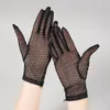 Fünf Finger Handschuhe Frauen glänzende Diamonen dünne kurze Tüllhandschuhe dehnbare Spitzenschichten Flexible Accessoires Vollfinger Seide kurze Handschuhe 230815