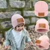 M610 Novo Inverno Inverno Inverno Infantil Baby Knit Hat Mini Letter Infantil Skull Beanies Caps Chapéus de lã quentes