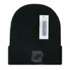 Yeni Beanie Luxury Unisex Örgü Şapka Gorros Bonnet Örgü Şapkalar Klasik Spor Kafatası Kapakları Erkek Kadınlar Günlük Açık Beanie U8
