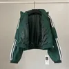 Kvinnorjackor Yozou 2023 Green Blue Black Red Cargo Short Jacket Sport Windbreaker Bomber Baseball Coat med fickor Ytterkläder 230815