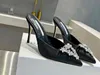 5A MB5730300B Sandaler Manloblanik 9cm Satin Crystal Empelled tofflor Mules Discount Desinger Shoes For Women Storlek 34-43 Fendave