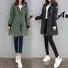 Casacos de trincheira feminina Spring Autumn Mulheres longas Windbreaker Tops Exército verde preto casual com capuz Plus Size Ladies streetwear