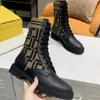 Projektantka z dzianiny Buty Martin dla kobiet 2023 Nowe buty w połowie koronki Lace-up litera elastyczne kokpy buty grube obcasowe buty dla kobiet