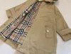 Designer Baby Coats High Quality Kids Jacket Khaki Child Outwear Storlek 100-160 cm rutigt foderbror och systerdräkt juli13