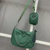 Nylon axelväska för kvinnor lyxiga designer väskor på kvinnliga mode crossbody handväskor messenger hobo handväska plånböcker253l