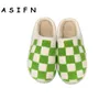 Damier Fuzzy rétro en peluche Asifn Checker Slippers Femmes pour un confort hivernal confort