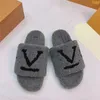 Дизайнерские слайды Slippers Sandals Alphabet Designer обувь плюшевые зимние зимние сандалии с твердым цветом пушистые пушистые тапочки женские повседневные