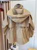 Kvinnors dikerockar Lautaro Spring Autumn Superdimased Casual Waterproof Khaki Windbreaker Women med långärmad huva dragkropps blixtlåsjacka 230815