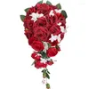 Bröllopsblommor röd brud brudtärna bukett kaskad artificiell ros lily håller blomma ramo de novia boda