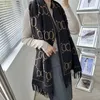 Luxe Mode Écharpe Designer pour Femmes Hiver Cachemire Châles Hommes Classique Foulards Marque Pashmina Vintage Lettre Soie Twilly Châle 238163C3