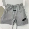 Mens Womens Designer Ess Shorts ملابس الملابس Essen للجنسين السراويل القصيرة الرياضية الموضة القصيرة الشارع على طراز المد والركب طول الركبة فضفاضة