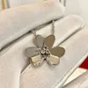 Pendanthalsband märke Pure 925 Sterling Silver Jewelry for Women 3 Leaf Flowalce 60cm Clover Sakura Wedding Party Halsband 230816