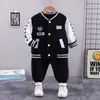 Kläderuppsättningar 2023 Spring Autumn Baby Boys and Girls Passar Stilig Cartoon Sports Baseball Uniform Two Piece Suit Cardigan Jackets 0 4y 230815