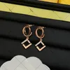 Luxe dames oorbellen ontwerper eenvoudig 18k gouden vergulde hangletter Vintage oorbellen vergulde gouden parel gebroken diamant oorrang