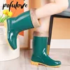 Buty deszczowe Pofulove Mid-Tube Rain Buty kobiet Pluszowe ciepłe i nie poślizgowe całe solidne okrągłe okrągłe głowica gumowe buty Gumowe Zakupy 230815