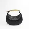 Shoulder Bags Woven Women Solid Color Metal Handle Casual Hand Bag Designers Purses Ladies Handbags