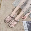 Slipper sandaler kvinnliga sommarskor kvinnliga tofflor nya modesjukskor strandskor sandal