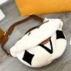 Designer Woman Lamb Hair Breast Bag Luxe borsttas eenvoudige billen tas elegantie 4 stijlen Fanny Pack dames crossbody tas casual portemonnees