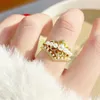 Anelli a grappolo di lusso Golden Pearl Zircon Women 2023 French Vintage Sexy Open Ring Party Co- Fashion Elegant Jewelry Gift