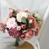 Bruiloft bloemen fuchsia boeket trapsgewijze bruids ceremonie jubileum rustieke vintage boeketten