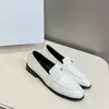 Toppkvalitetspänne loafers runda tå cap lägenheter klackar kvinnors lyxdesigner äkta läder ensam slip-on casual klänningskor fabrikskor storlek 35-40 med låda