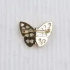 ブローチシェルハイエンドのカスタムcocoはパールフリティラリーピンブローチ女性の蝶の自然の母親に
