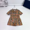 Designer baby bodysuit Multi Color Striped Cross Design Girl Onesie Storlek 100-160 cm kortärmad lapel design barn jumpsuits juli05