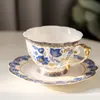 Muggar blå och vit europeisk te cup blomma kvinnlig highend utsökt retro lyxig engelsk kaffemiddag 230815