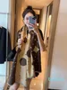 2023年秋/冬の女性のためのファッションカシミアスカーフは厚くして暖かく維持するための新しいホットスタイルの長いスタイルケープ6色